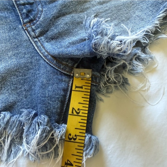 Kut from the Kloth Light Blue Frayed Hem Shorts 0 – Women’s Casual Summer - Picture 7 of 7